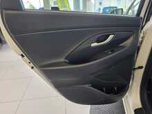 Hyundai i30 1.0 T-GDi Blue Drive SE Nav Hatchback 5dr Petrol Manual Euro 6 (s/s) (120 ps) 