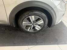 Kia Niro 1.6 GDi 2 SUV 5dr Petrol Hybrid DCT Euro 6 (s/s) (139 bhp) 