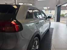 Kia Niro 1.6 GDi 2 SUV 5dr Petrol Hybrid DCT Euro 6 (s/s) (139 bhp) 