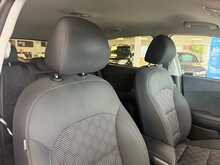 Kia Niro 1.6 GDi 2 SUV 5dr Petrol Hybrid DCT Euro 6 (s/s) (139 bhp) 