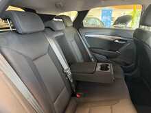Hyundai i40 1.7 CRDi Blue Drive SE Nav Tourer 5dr Diesel DCT Euro 6 (s/s) (141 ps) 