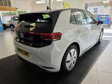 Volkswagen ID.3 Pro Performance 58kWh Life Hatchback 5dr Electric Auto (204 ps) 