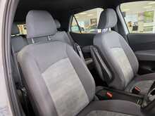 Volkswagen ID.3 Pro Performance 58kWh Life Hatchback 5dr Electric Auto (204 ps) 