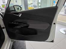 Volkswagen ID.3 Pro Performance 58kWh Life Hatchback 5dr Electric Auto (204 ps) 