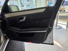 Mercedes-Benz E Class 3.0 E350 CDI V6 BlueEfficiency Avantgarde Edition 125 Saloon 4dr Diesel G-Tronic+ Euro 5 (265 ps) 