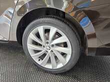 Skoda Superb 2.0 TDI SE L Executive Hatchback 5dr Diesel DSG Auto 6Spd Euro 6 (s/s) (190 ps) 