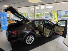 Skoda Superb 2.0 TDI SE L Executive Hatchback 5dr Diesel DSG Auto 6Spd Euro 6 (s/s) (190 ps) 