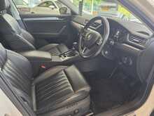 Skoda Superb 1.4 TSI ACT SE L Executive Hatchback 5dr Petrol DSG Euro 6 (s/s) (150 ps) 