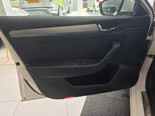 Skoda Superb 1.4 TSI ACT SE L Executive Hatchback 5dr Petrol DSG Euro 6 (s/s) (150 ps) 