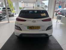 Hyundai KONA 64kWh Premium SUV 5dr Electric Auto (10.5kW Charger) (204 ps) 