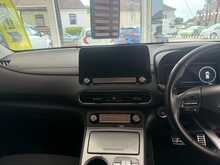 Hyundai KONA 64kWh Premium SUV 5dr Electric Auto (10.5kW Charger) (204 ps) 