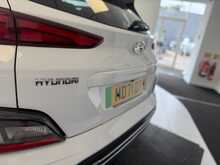 Hyundai KONA 64kWh Premium SUV 5dr Electric Auto (10.5kW Charger) (204 ps) 