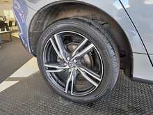 Volvo XC60 2.0 D4 R-Design Nav SUV 5dr Diesel Auto Euro 6 (s/s) (190 ps) 