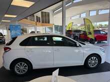Hyundai i30 1.0 T-GDi Blue Drive S Hatchback 5dr Petrol Manual Euro 6 (s/s) (120 ps) 