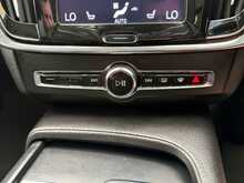 Volvo V90 2.0 D4 Momentum Plus Estate 5dr Diesel Auto Euro 6 (s/s) (190 ps) 