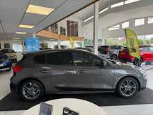 Ford Focus 1.5 EcoBlue ST-Line Hatchback 5dr Diesel Manual Euro 6 (s/s) (120 ps) 