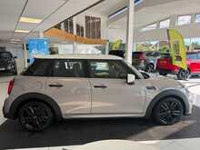MINI Hatch 1.5 Cooper Sport Hatchback 5dr Petrol Steptronic Euro 6 (s/s) (136 ps) 
