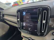 Volvo XC40 1.5h T5 Twin Engine Recharge 10.7kWh Inscription SUV 5dr Petrol Plug-in Hybrid Auto Euro 6 (s/s) 
