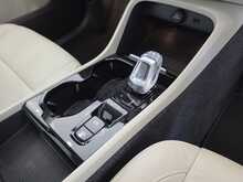 Volvo XC40 1.5h T5 Twin Engine Recharge 10.7kWh Inscription SUV 5dr Petrol Plug-in Hybrid Auto Euro 6 (s/s) 
