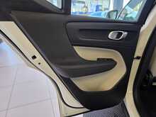 Volvo XC40 1.5h T5 Twin Engine Recharge 10.7kWh Inscription SUV 5dr Petrol Plug-in Hybrid Auto Euro 6 (s/s) 