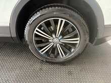 Volkswagen Tiguan 2.0 TDI BlueMotion Tech SE Navigation SUV 5dr Diesel DSG 4Motion Euro 6 (s/s) (150 ps) 