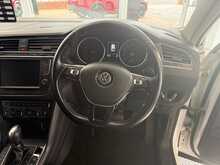 Volkswagen Tiguan 2.0 TDI BlueMotion Tech SE Navigation SUV 5dr Diesel DSG 4Motion Euro 6 (s/s) (150 ps) 