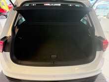 Volkswagen Tiguan 2.0 TDI BlueMotion Tech SE Navigation SUV 5dr Diesel DSG 4Motion Euro 6 (s/s) (150 ps) 