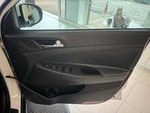 Hyundai TUCSON 1.6 T-GDi Premium SUV 5dr Petrol DCT Euro 6 (s/s) (177 ps) 