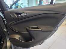Vauxhall Astra 1.4i Turbo SRi Sports Tourer 5dr Petrol Auto Euro 6 (s/s) (150 ps) 