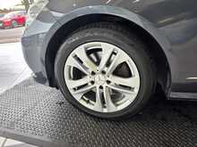 Mercedes-Benz E Class 2.1 E250 CDI BlueEfficiency Avantgarde Saloon 4dr Diesel G-Tronic+ Euro 5 (s/s) (204 ps) 