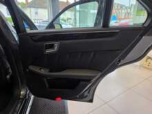Mercedes-Benz E Class 2.1 E250 CDI BlueEfficiency Avantgarde Saloon 4dr Diesel G-Tronic+ Euro 5 (s/s) (204 ps) 