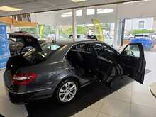 Mercedes-Benz E Class 2.1 E250 CDI BlueEfficiency Avantgarde Saloon 4dr Diesel G-Tronic+ Euro 5 (s/s) (204 ps) 