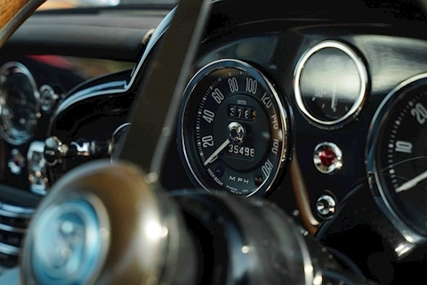 DB5  Coupe 0.0  Petrol