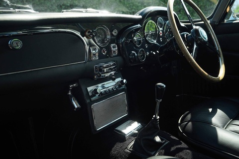 DB5  Coupe 0.0  Petrol