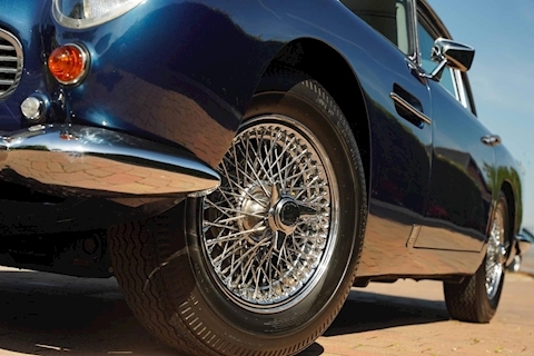 DB5  Coupe 0.0  Petrol