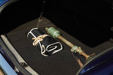 DB5  Coupe 0.0  Petrol