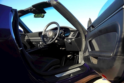 2019 Porsche 911 Carrera 4S Cabriolet