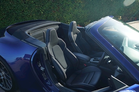 2019 Porsche 911 Carrera 4S Cabriolet