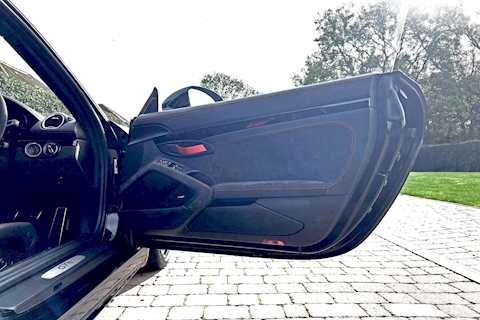 2020 Porsche 718 Cayman GT4 Manual