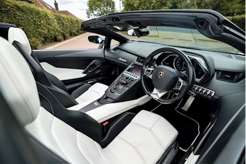 2014 Lamborghini Aventador LP700-4 Roadster