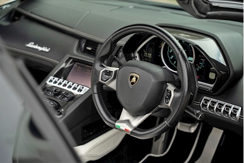 2014 Lamborghini Aventador LP700-4 Roadster