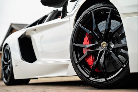 2014 Lamborghini Aventador LP700-4 Roadster