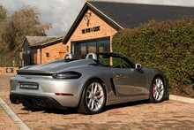 2022 Porsche 718 Spyder Manual 