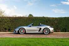 2022 Porsche 718 Spyder Manual 