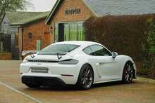 2022 Porsche 718 Cayman GT4 