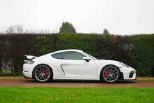 2022 Porsche 718 Cayman GT4 