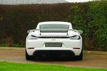 2022 Porsche 718 Cayman GT4 