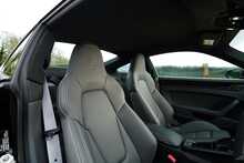 2022 Porsche 911 992 GT3 Touring 