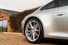 2023 Porsche 911 Carrera 