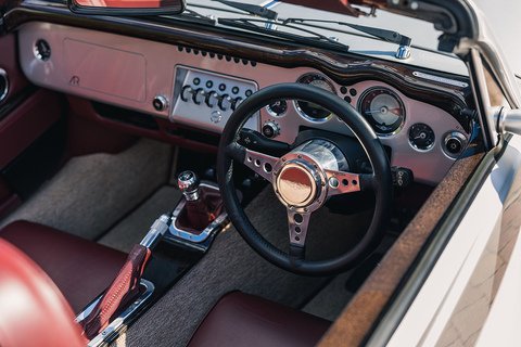 8 4.8 2dr Coupe Manual Petrol